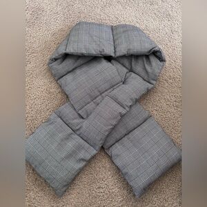 Zara Black and White puffer scarf